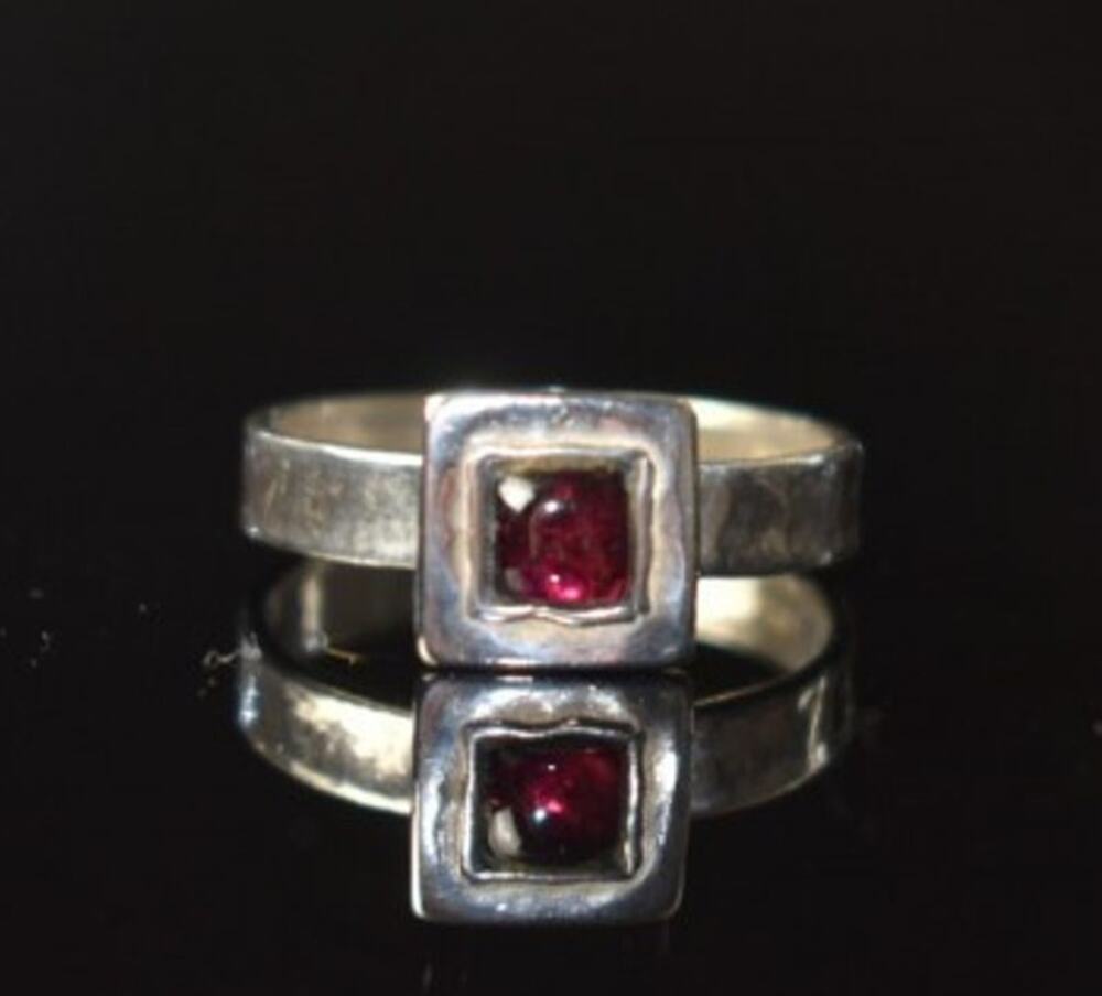 925 Sterling Silver Almandine Ring Size 6.5